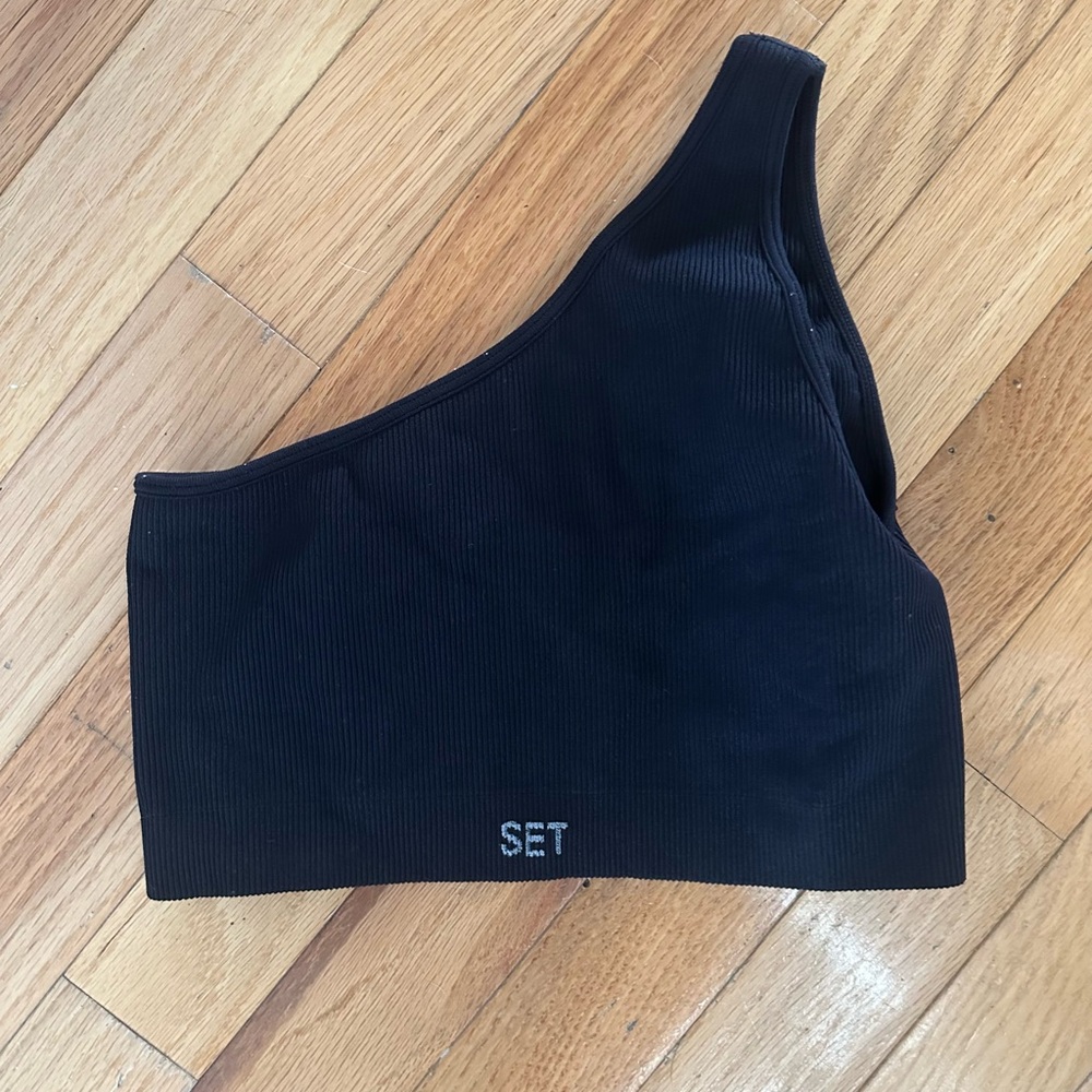 SET ACTIVE ribbed sports bra and high waisted leggings (can be sold separately)